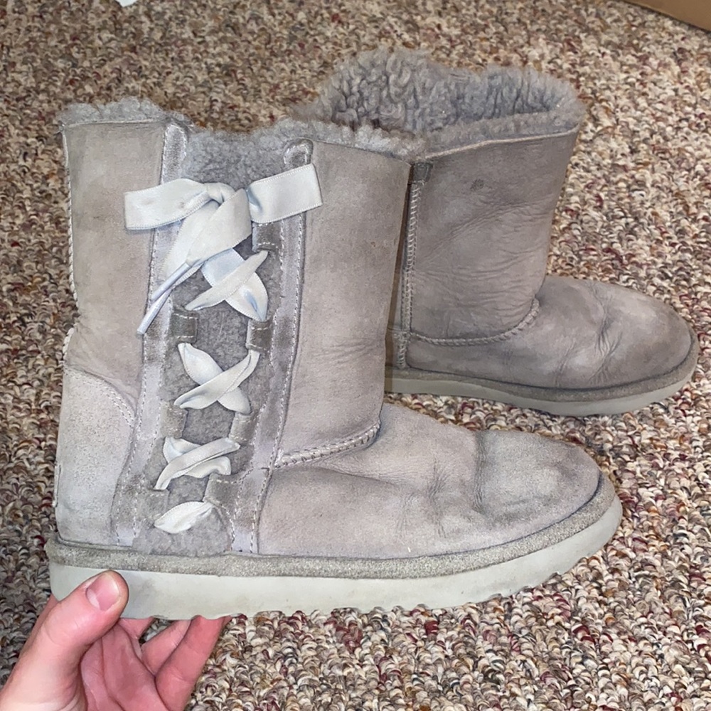 Girl’s Ugg boots size 5